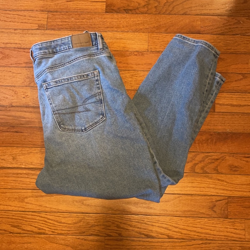 Women’s American Eagle Mom Jeans Sz 12 Short